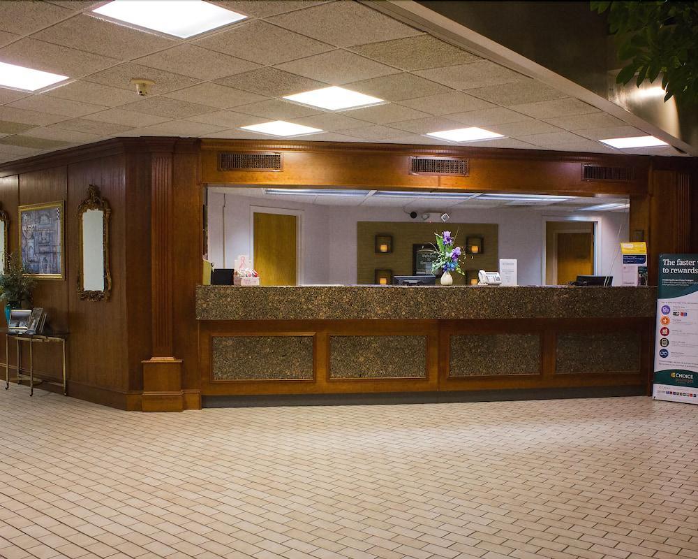 Greeneville Inn And Suites Екстер'єр фото