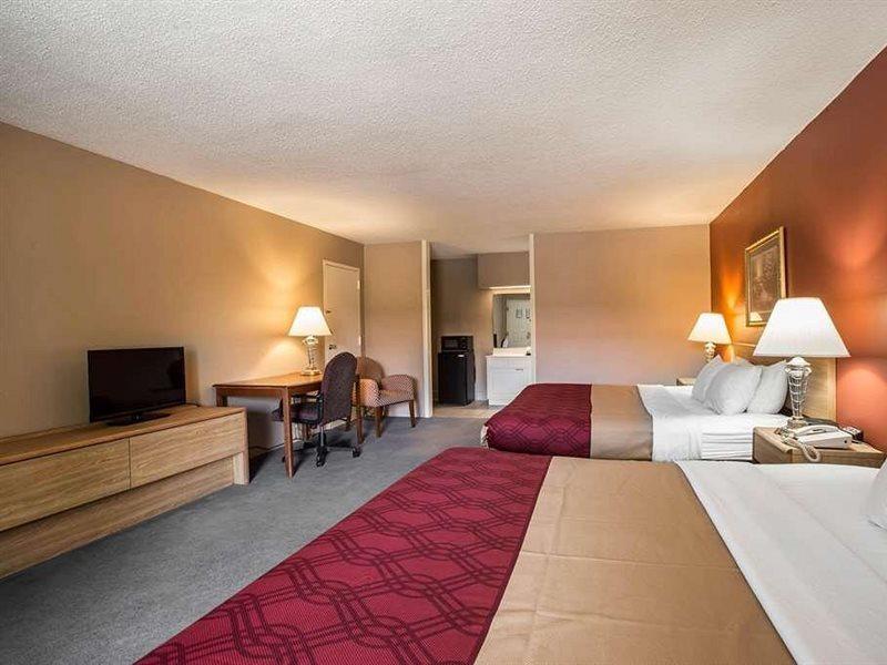 Greeneville Inn And Suites Екстер'єр фото