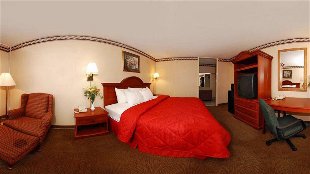 Greeneville Inn And Suites Екстер'єр фото