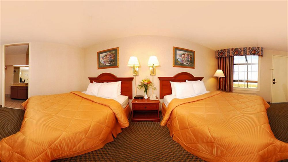 Greeneville Inn And Suites Екстер'єр фото