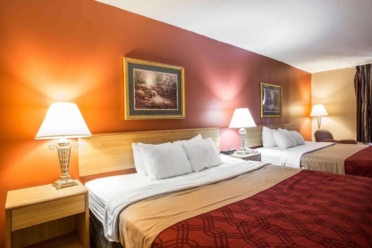 Greeneville Inn And Suites Екстер'єр фото